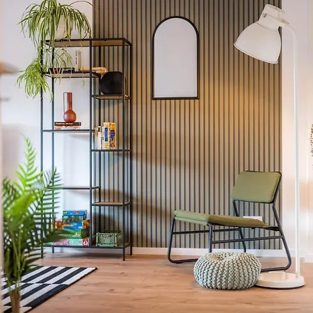 Lägenhet Neu: 100m² - Ideal Fuer Familien/geschaeftsr. - Hbf