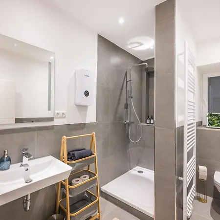 Lägenhet Neu: 100m² - Ideal Fuer Familien/geschaeftsr. - Hbf *