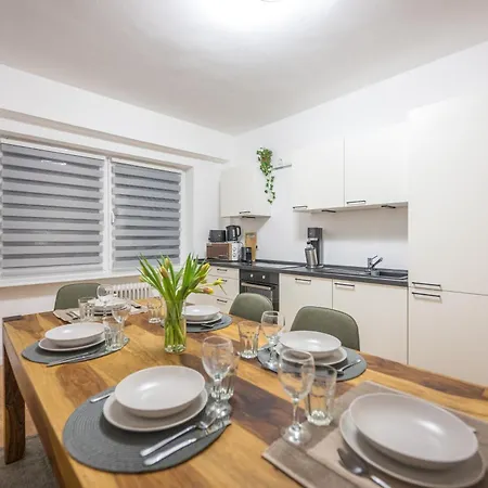 Neu: 100m² - Ideal Fuer Familien/geschaeftsr. - Hbf * Coblence