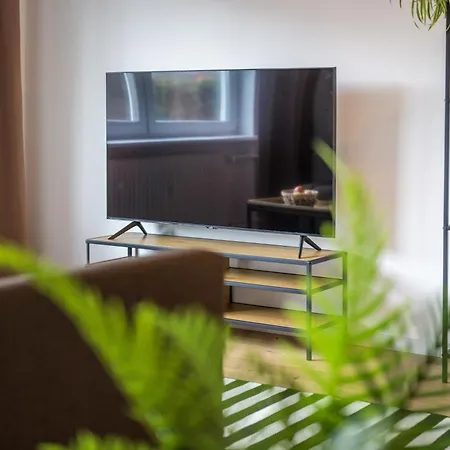 Appartement Neu: 100m² - Ideal Fuer Familien/geschaeftsr. - Hbf