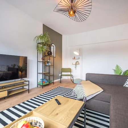 Apartment Neu: 100m² - Ideal Fuer Familien/geschaeftsr. - Hbf *