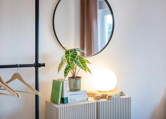 Neu: 100m² - Ideal Fuer Familien/geschaeftsr. - Hbf 아파트