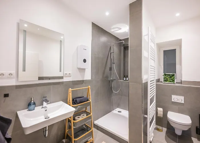 아파트 Neu: 100m² - Ideal Fuer Familien/geschaeftsr. - Hbf *